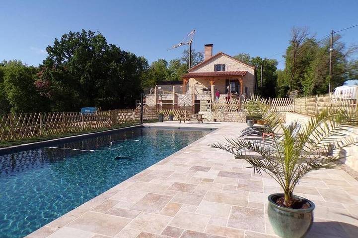Location de vacances pour 14 personnes, avec Jardin à Vers
