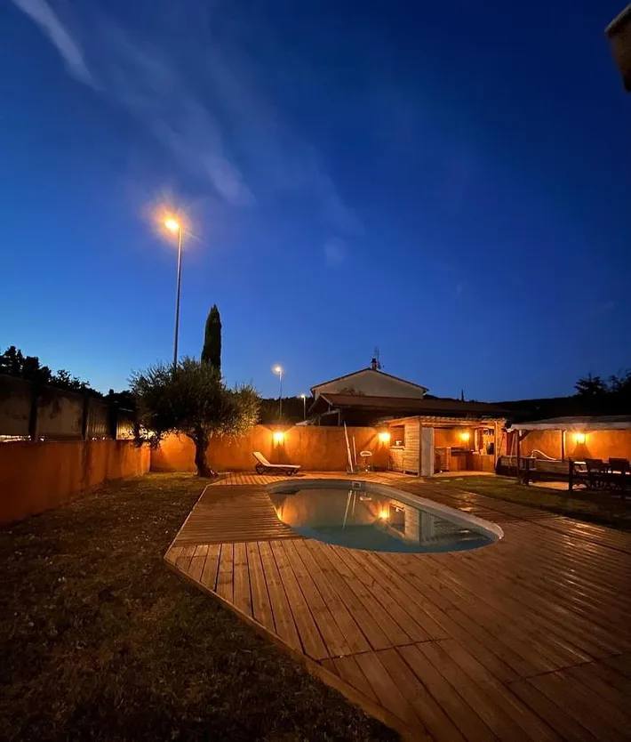 Chalet para 2 personas, con jardín y piscina, Se admiten mascotas - 1