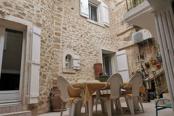 Location de vacances pour 9 personnes, animaux acceptés à Alignan-du-Vent