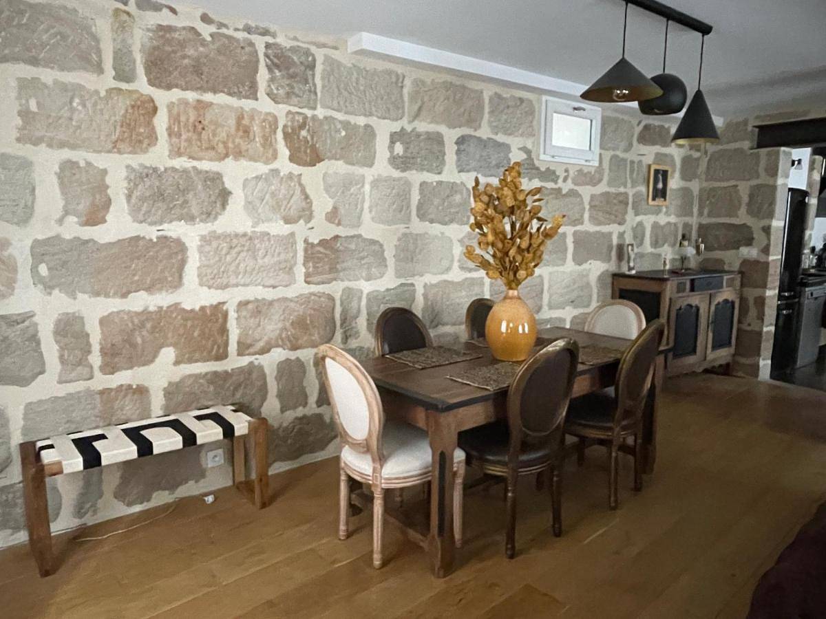 Appartement entier, Three-Bedroom Apartment in Brive-la-Gaillarde, Région de Brive-la-Gaillarde