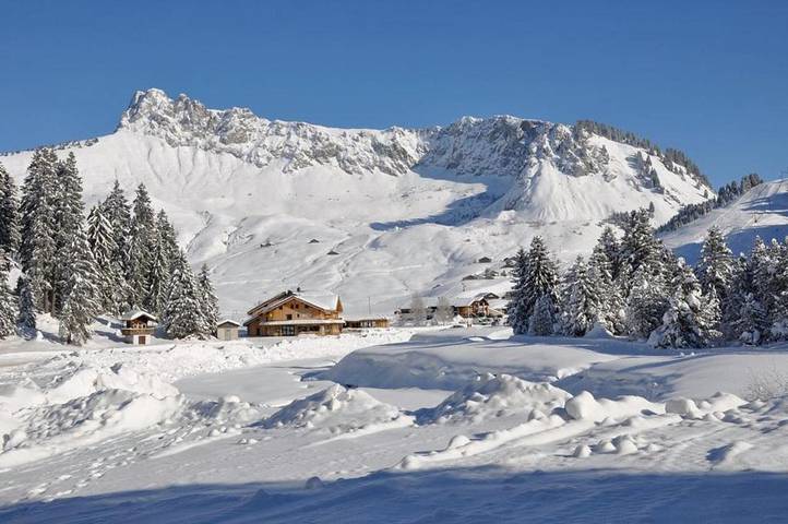 Hôtel pour 4 personnes, avec sauna et piscine ainsi que jacuzzi et jardin dans Sommand