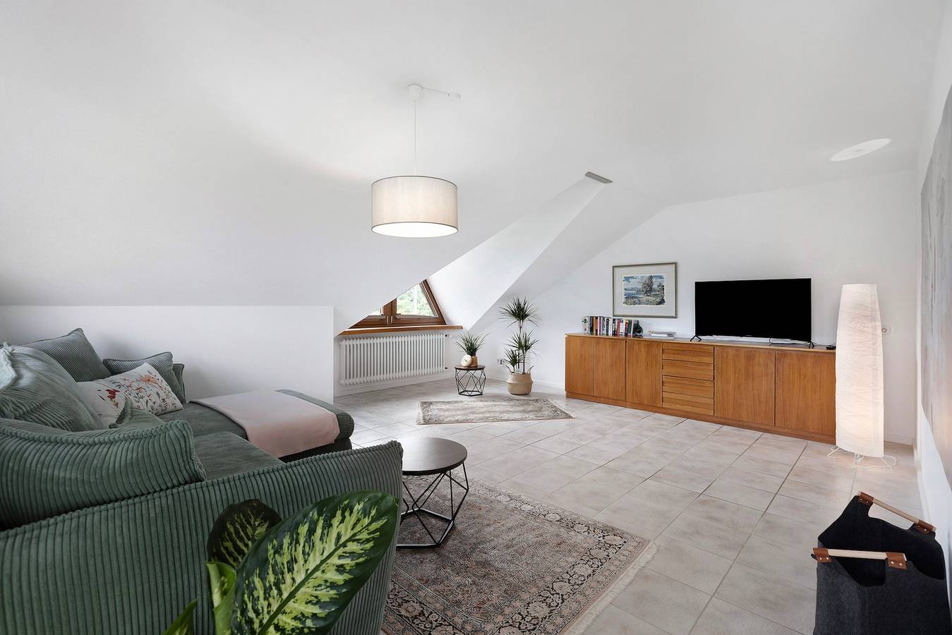 Entire apartment, Apartment 'Fewo-worb' with Mountain View, Balcony and Wi-Fi in Rielasingen-Worblingen, Hegau