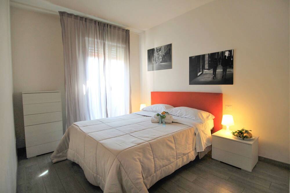 Entire apartment, Il Limone - 1 - Residence Felice - 14 accommodations 300 meters from the ma in Celle Ligure, Riviera di Ponente