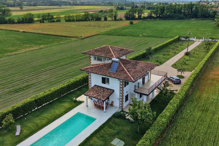 Villa per 10 persone, con piscina e balcone nonché giardino - 1