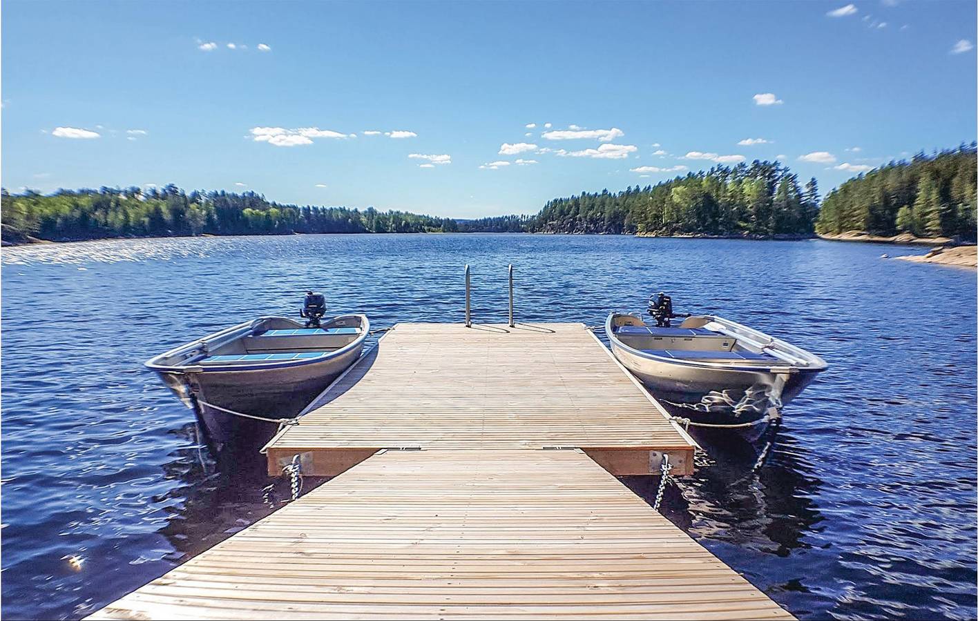 Ferienhaus für 6 Personen mit Terrasse in Dalslands Kanal