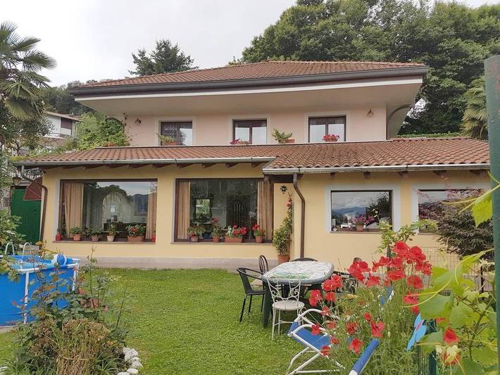 Chambre d’hôte pour 2 personnes, avec Balcon et Terrasse ainsi que Jardin et Vue sur le lac dans Stresa