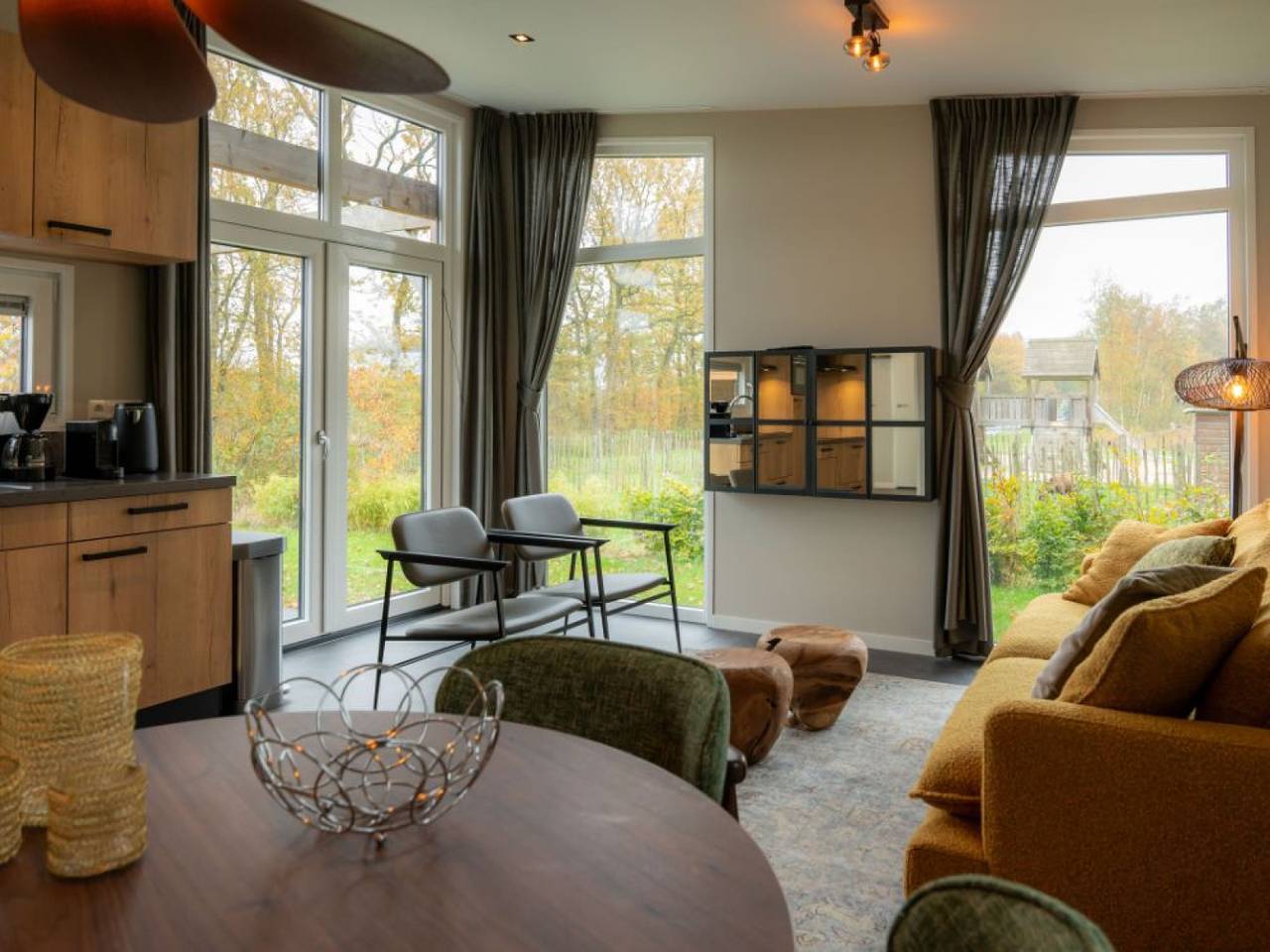 Modernes Chalet für 4 Personen, gelegen in einem Wald- und Feuchtgebiet in Sint Nicolaasga in Sint Nicolaasga, Friesland