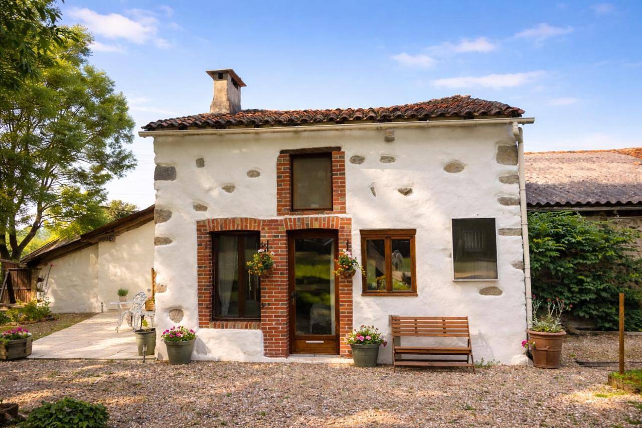 Raya Sunshine Wellness Retreat - Hot Tub & Sauna in Luchapt, Vienne (France)
