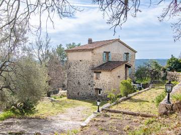 Gîte pour 4 personnes, avec jardin et terrasse, animaux acceptés dans Pays de Fayence