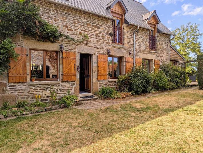 Location de vacances pour 6 personnes, avec jardin ainsi que terrasse et vue à Sougéal - 2