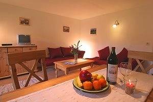 Ganze Ferienwohnung, Haus Karolina Ferienwohnungen - Ferienwohnung Nr. II, 1-4 Personen, 55 qm, Balkon, Schlafzimmer+Wohnschlafzimmer in Ramsau bei Berchtesgaden, Berchtesgadener Alpen