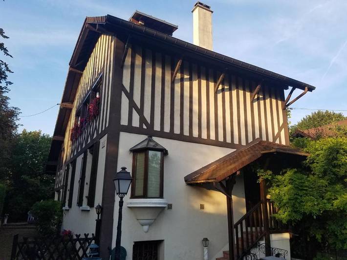 Chambre d’hôte pour 2 personnes, avec Jacuzzi ainsi que Jardin et Sauna
