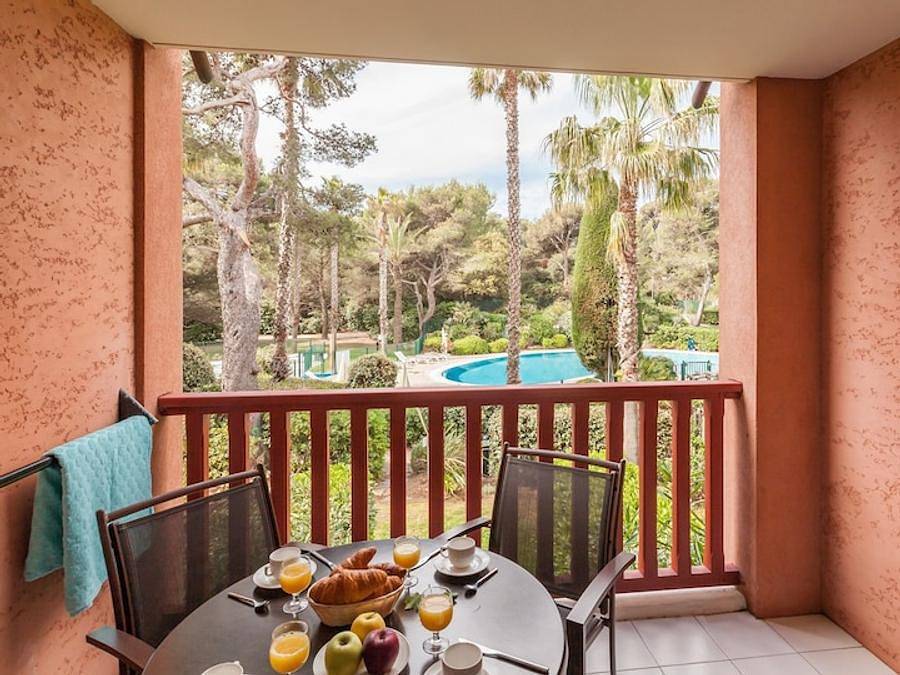 Pierre & Vacances Résidence La Pinède - Studio 4 personen - 1 Schlafbereich - Terrasse oder Balkon - Gartenblick in Hyeres, Parc national Port-Cros