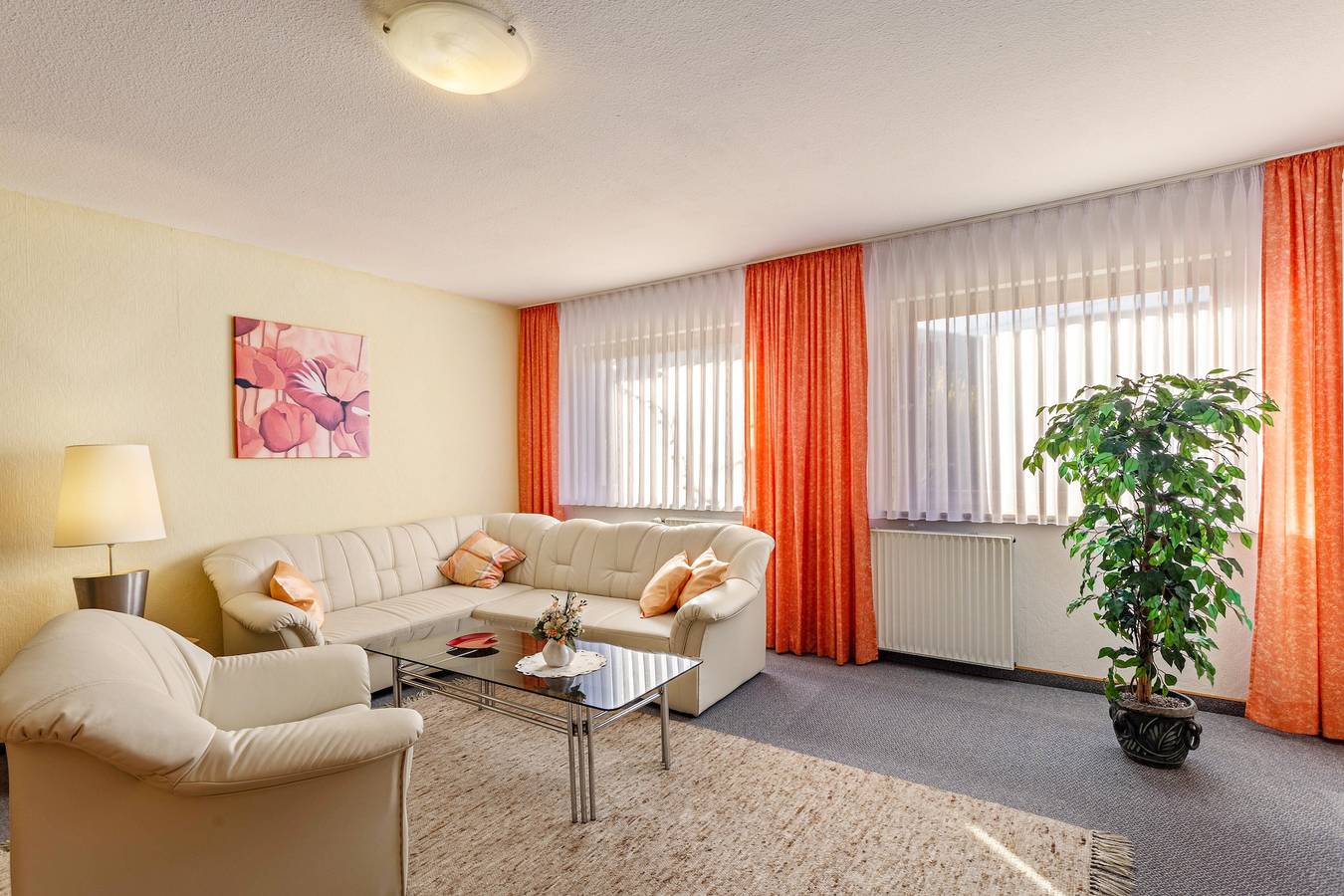 Appartement entier, Appartement "Riedel Fronz" avec vue sur les montagnes, terrasse privée et Wi-Fi in Lennestadt, Sauerland