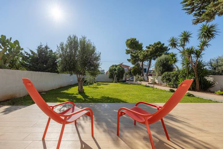 Villa 'Francesca - Beach and Airport' con terraza privada, Wi-Fi y aire acondicionado in Carini, Provincia de Palermo