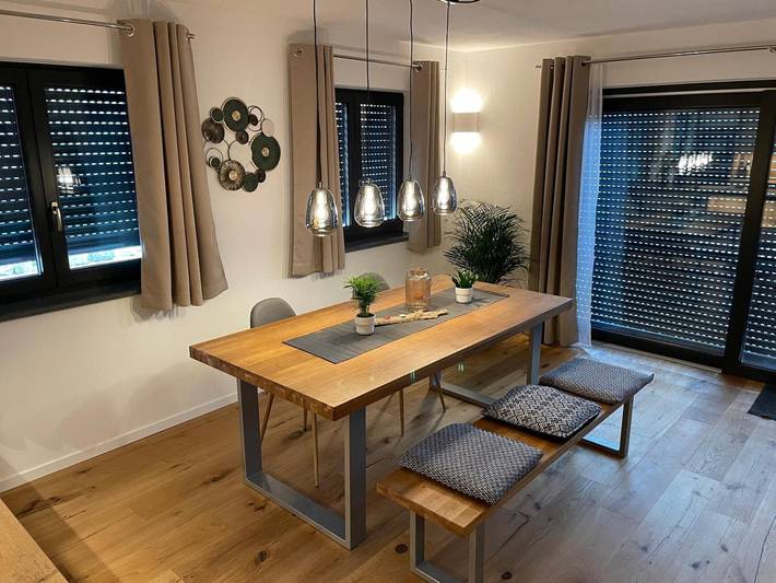 Ganze Wohnung, Ferienwohnung 'Fewo Matzing - Beim Gartner' mit Privatterrasse, Gemeinschaftsgarten und Wi-Fi in Traunreut, Landkreis Traunstein