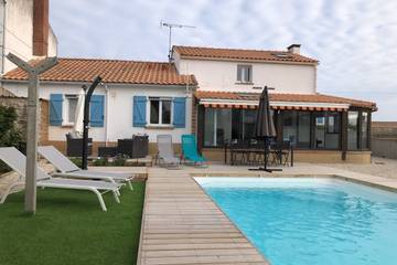 Gîte pour 6 personnes, avec jardin ainsi que piscine et terrasse à La Guérinière