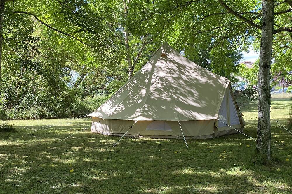 Hazel Belle @Finders Keepers France. Adults only retreat with 13 acres and lake. in Moncrabeau, Nérac region