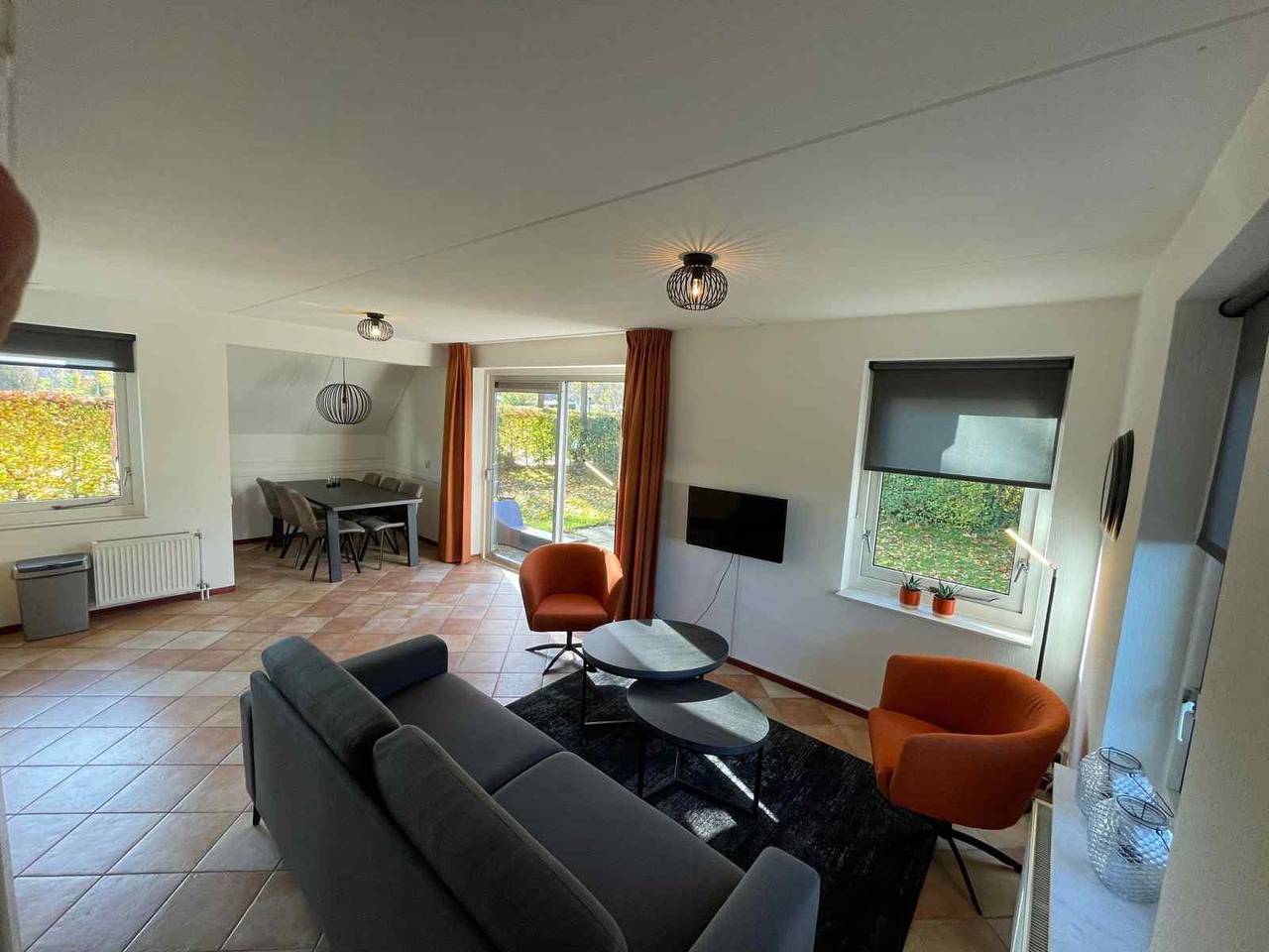 Schönes 6 Personen Ferienhaus auf einem Ferienpark mit Schwimmteich. in Sint Nicolaasga, Friesland