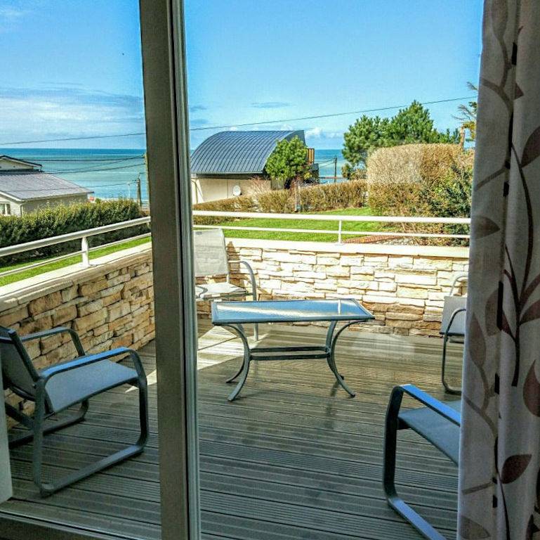 Gite des Dalles, terrasse vue mer in Sassetot-le-Mauconduit, Région du Havre