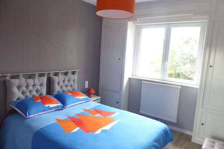 Maison 10/12 p avec studio,  gd jardin,  bord de mer Tregastel idéalement située in Trégastel, Côte de Granit Rose