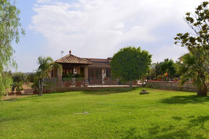 Casa vacanza per 6 persone, con giardino e piscina - 1