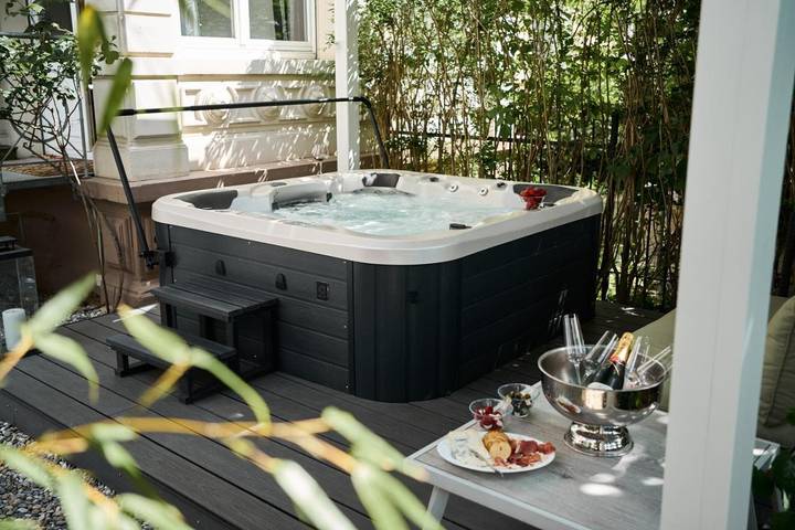 Ferienhaus für 6 Personen, mit Garten und Pool sowie Whirlpool in Freiburg - 2