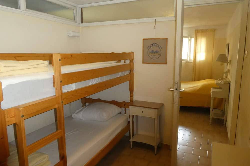 Sablettes beach at 200m.  Maisonette with Garden Terrace in Les Sablettes, La Seyne-sur-Mer