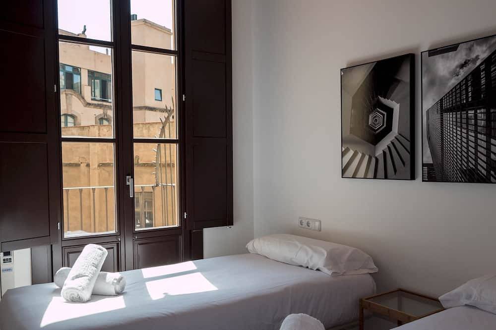 Apartamento entero, Bebarceloner Pelayo Apartments - 3 bedrooms, 2 bathrooms in Centro Barcelona, Barcelona