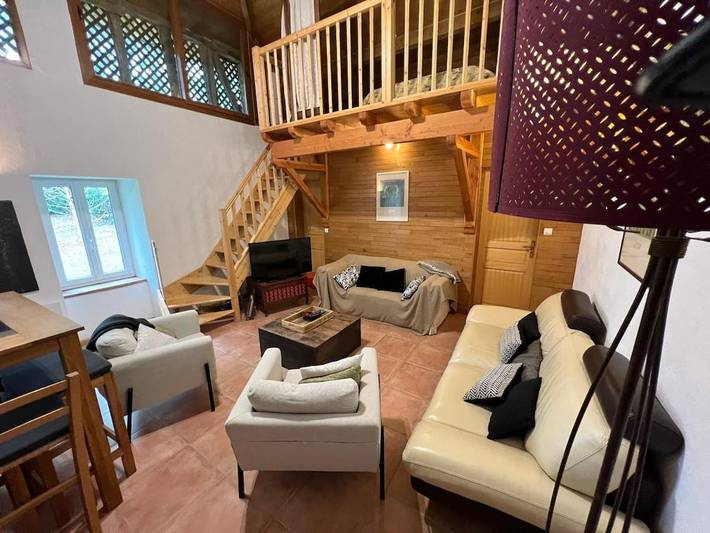 Location de vacances pour 12 personnes, avec Balcon et Terrasse ainsi que Jardin et Piscine à Castelnau-Magnoac