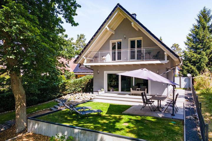 Ferienhaus für 6 Personen, mit Balkon und Terrasse sowie Garten und Seeblick in Silz