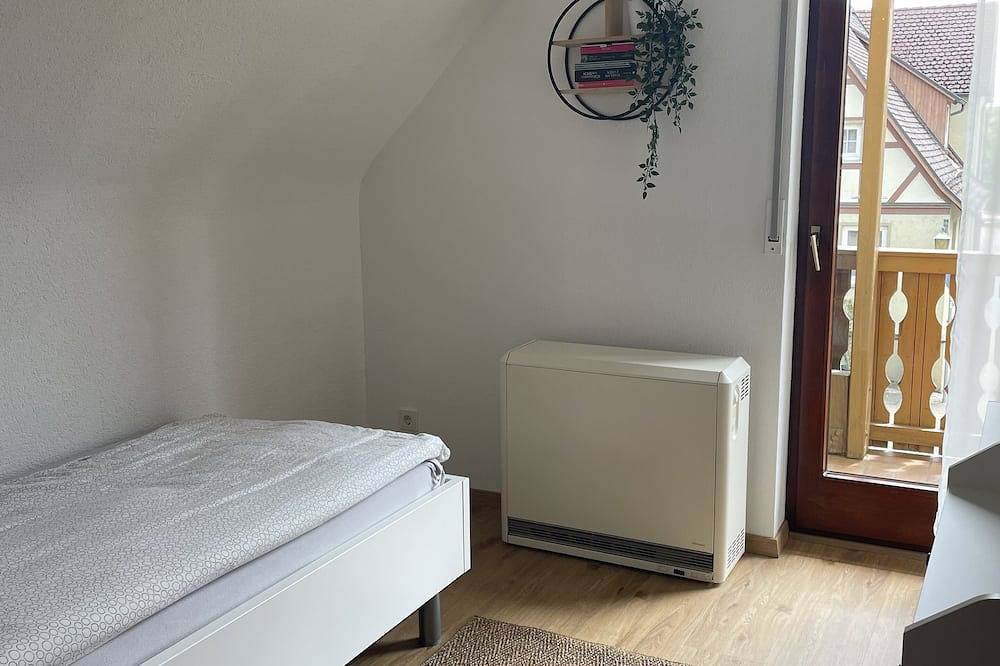 Ganze Wohnung, Gemütliche Maisonette Wohnung mit Terrasse und Balkon an der Romantischen Straße in Weikersheim, Taubertal