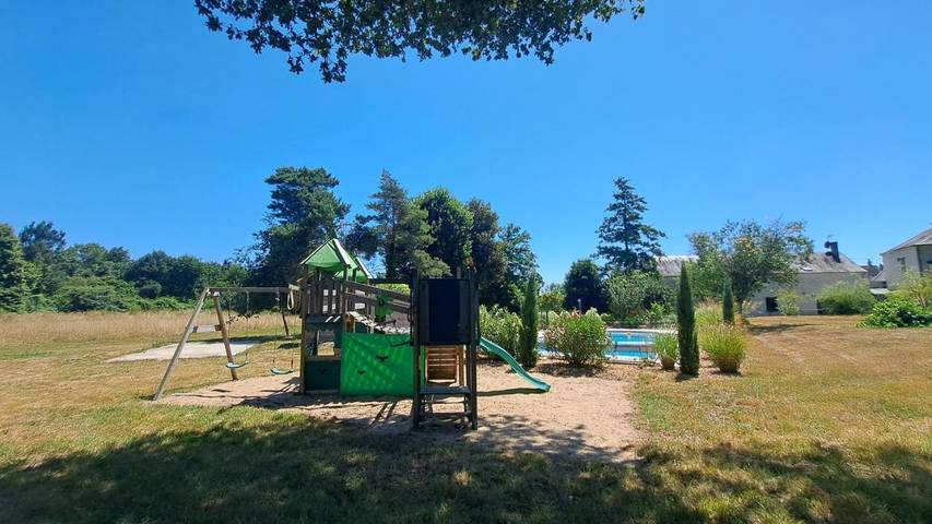 Location de vacances pour 10 personnes, avec piscine et jardin, adapté aux familles à Bourgueil - 3