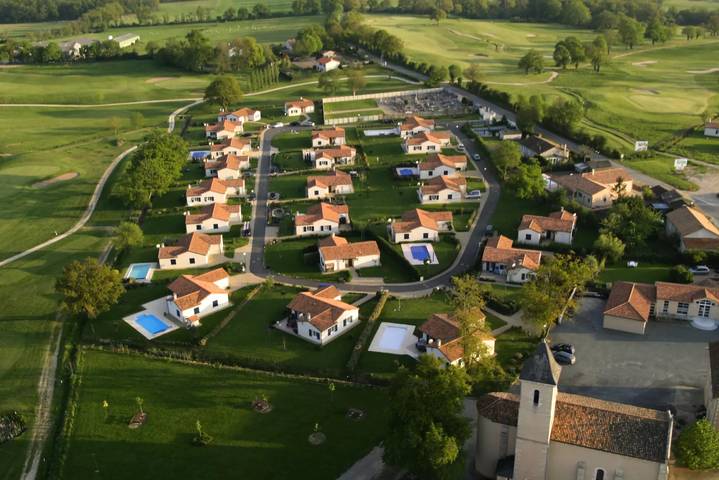 Maison de vacances pour 4 personnes, avec piscine et terrasse, animaux acceptés à Vasles