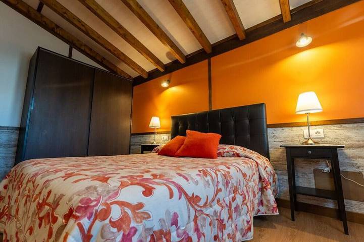 Entire apartment, El higuero garden/beach/terrace in Santillana del Mar, Cantabrian Coast