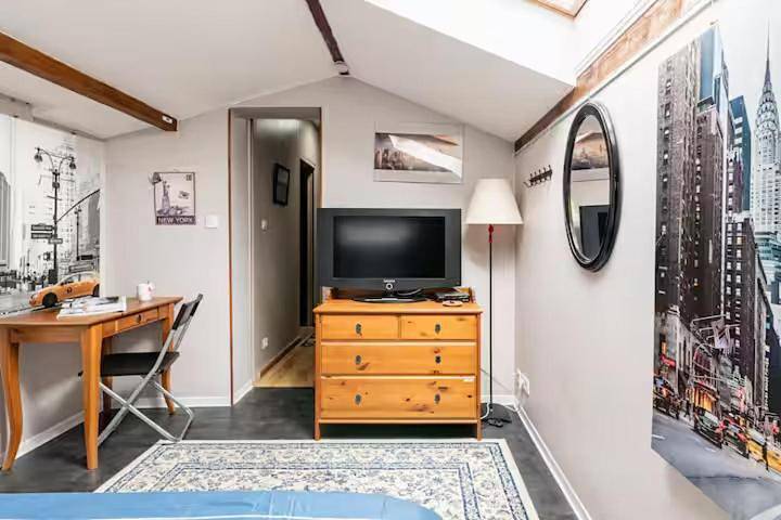 Gîte pour 2 personnes, avec vue ainsi que terrasse et jardin à Châtillon (Rhône) - 4