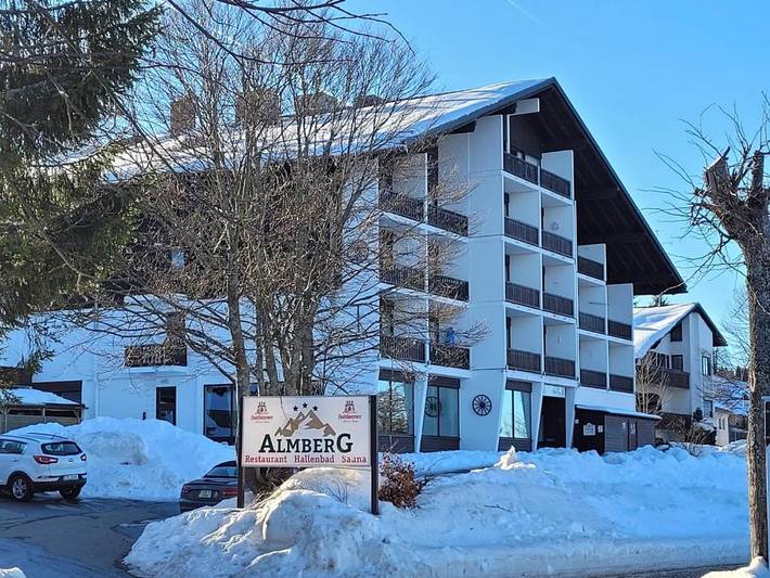 Ferienwohnung für 4 Personen, mit Balkon und Terrasse sowie Ausblick in Mitterfirmiansreut