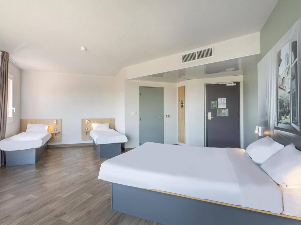 Double Room in Venelles, Région d'Aix-en-Provence
