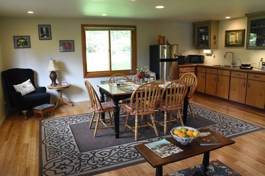 Bed And Breakfasts for 6 Guests in Willamette Valley, Oregon