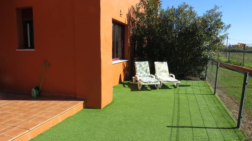 Entire apartment, Spacious Apartment with Wonderful Views, Shared Pool, Wi-Fi & Air Conditioning in Playa de la Duquesa, Manilva