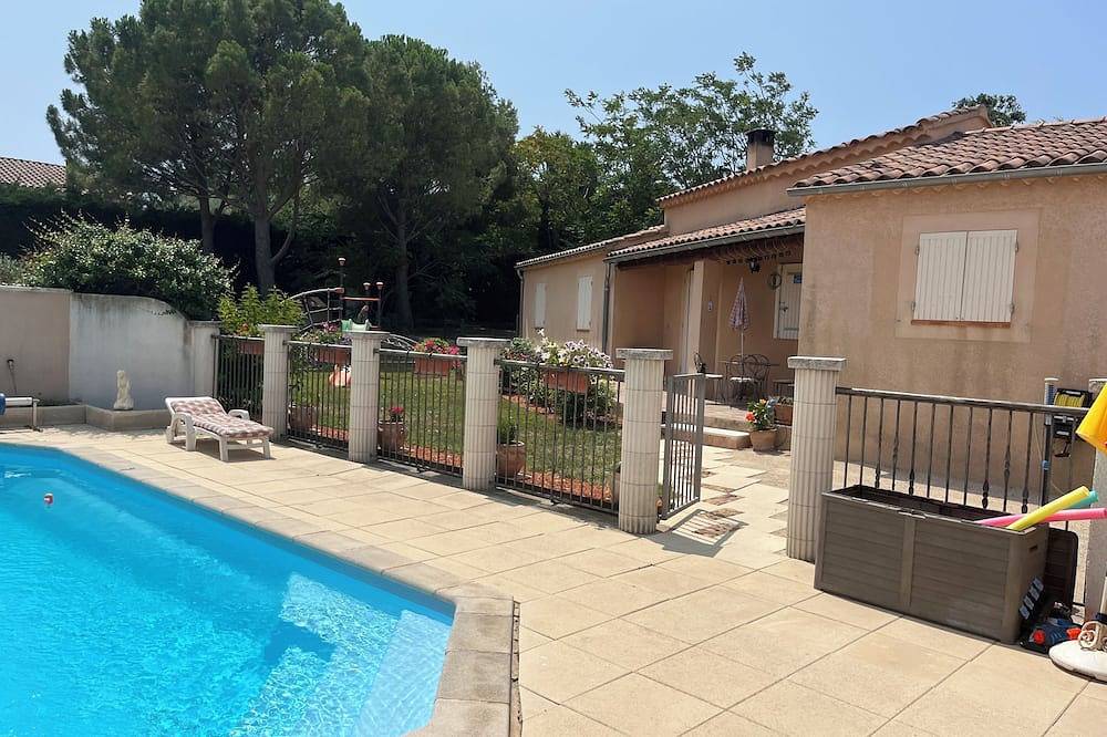 Pretty villa with pool and garden in Jonquerettes, Vaucluse