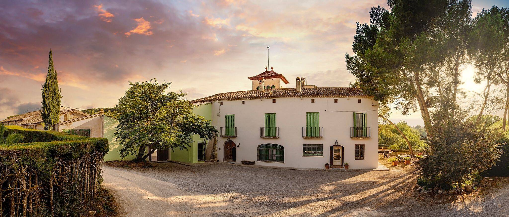 Villa "Masia Can Comas" mit Pool, Garten & Wlan in Torrelavit, Barcelona Binnenland
