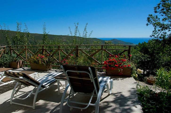 Gîte pour 5 personnes, avec Terrasse ainsi que Jardin et Vue