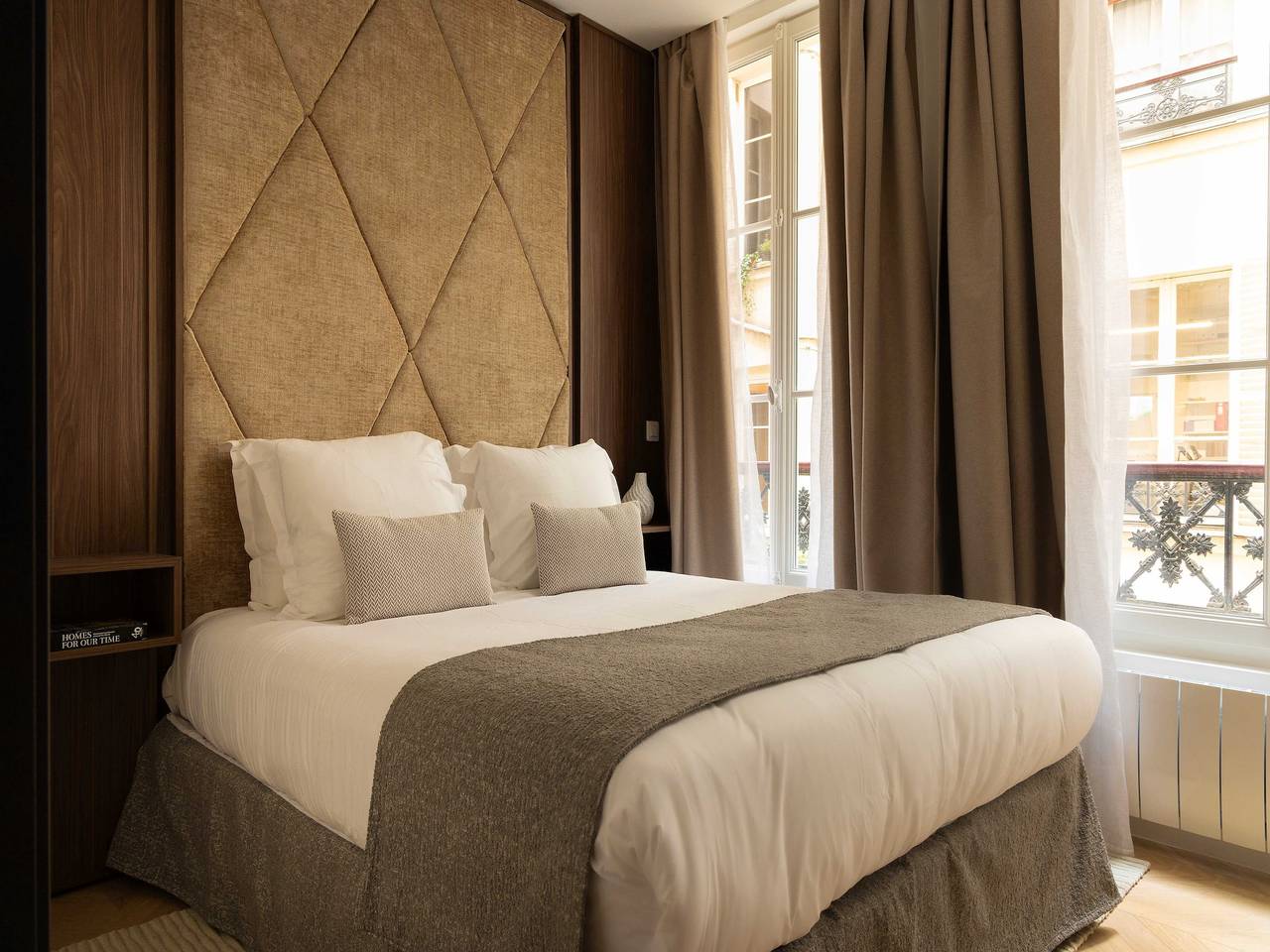 Appartement entier, Appartement élégant - 2Br- 6P- Gare Saint Lazare in Paris, Île de France