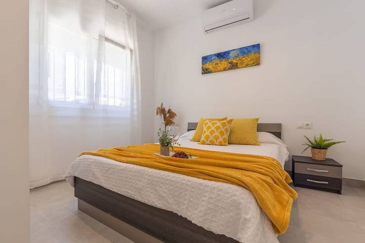 Schönes alleinstehendes Ferienhaus für 7 Leute mit Klimaanlage,  W-Lan, Tv und Haustiere erlaubt in La Cava, Deltebre