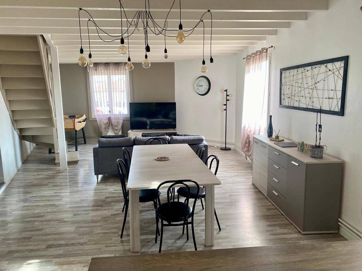 Appartement entier, Studio with Terrace in Cognac, Charente