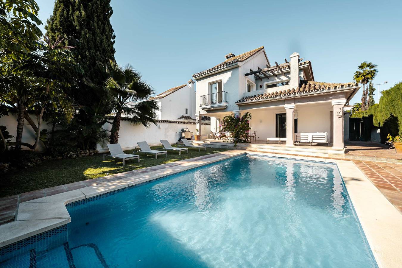 Cheap Villa for 10 People in Nueva Andalucía, Marbella