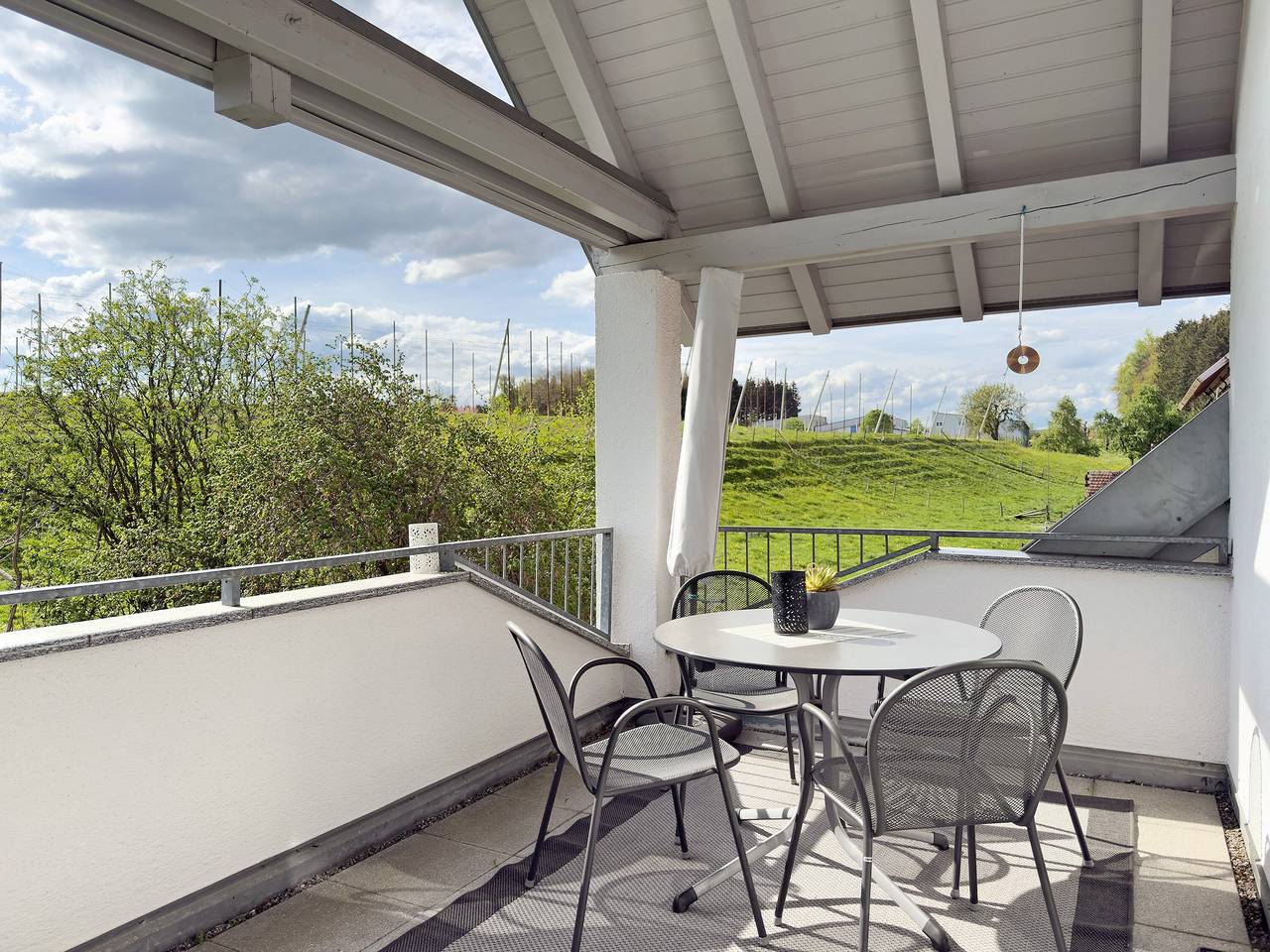 Entire apartment, Apartment 'Weiherblick' with Balcony and Wi-Fi in Tettnang, Region Bodensee-Oberschwaben