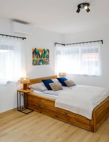 Gîte pour 2 personnes, avec vue ainsi que jardin et terrasse à Eger