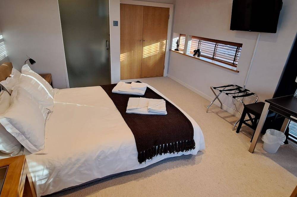 South House offers high comfort self-catering accommodation for up to 6 people, in Winchester, South Downs